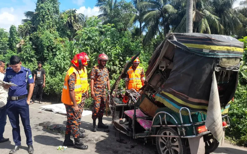 খুলনায় ট্রাকের ধাক্কায় নিহত ইজিবাইকের ২ যাত্রী
