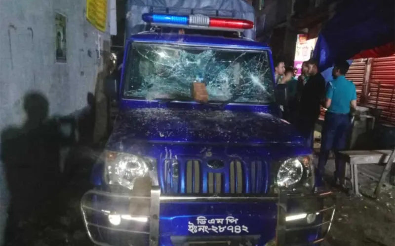 রাজধানীর আদাবরে পুলিশ সদস্যসহ তিন জনকে কুপিয়ে জখম; শতাধিক আটক