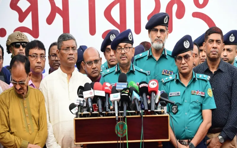 ঢাকায় ঝুঁকিতে ৮৯ মণ্ডপ, সতর্ক পুলিশ