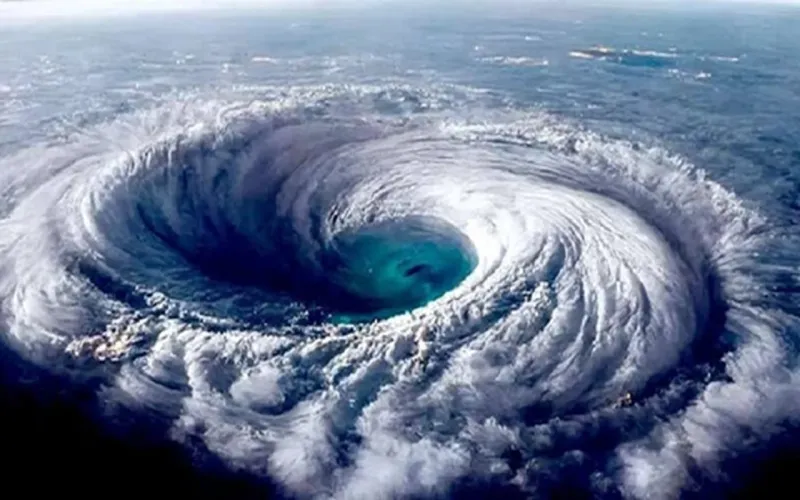 বঙ্গোপসাগরের নিম্নচাপ ঘনীভূত হচ্ছে, ঘূর্ণিঝড়ের শঙ্কা