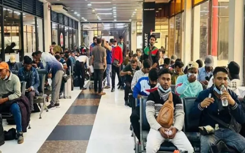 লিবিয়া থেকে দেশে ফিরলেন আরও ১৭৪ বাংলাদেশি