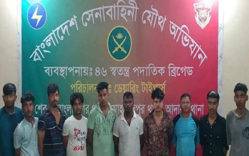 মোহাম্মদপুরে সেনা অভিযানে ‘পাটালি গ্রুপে’র ১০ সদস্য আটক