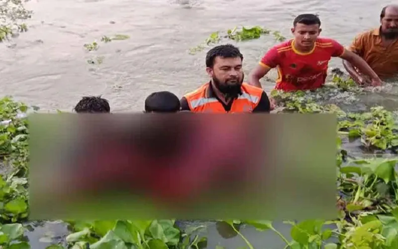 পদ্মফুল তুলতে গিয়ে ডুবে মারা গেল ৪ স্কুলছাত্রী