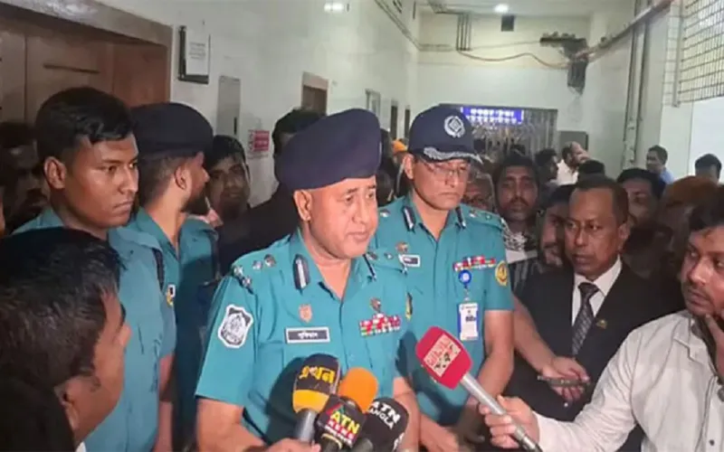 বাসায় ঢুকে বিচারকের ছেলেকে কুপিয়ে হত্যা