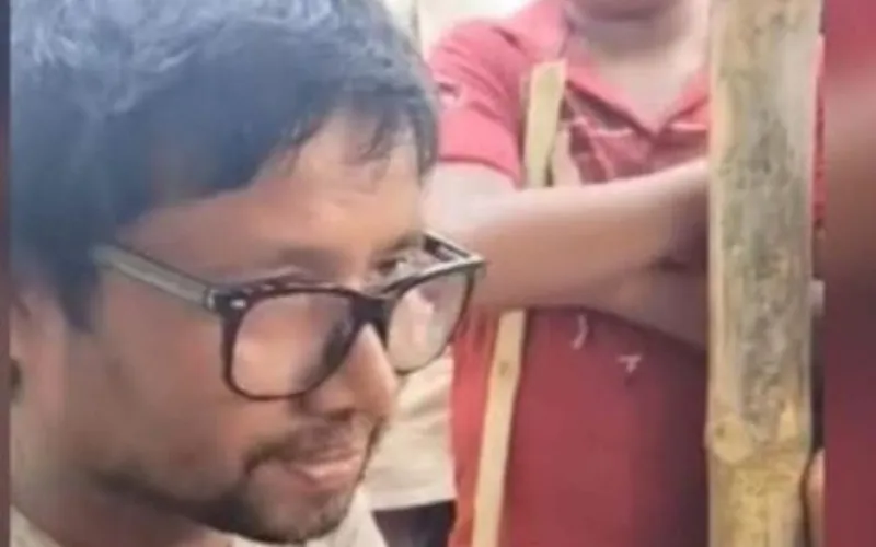 ২৫ বছর পর ভারত থেকে বাড়ি ফিরলেন নিখোঁজ রেজাউল করিম