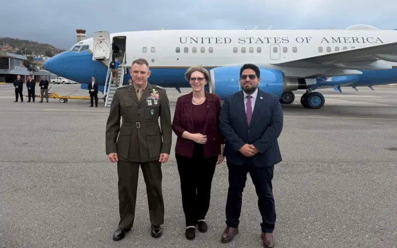 হঠাৎ ভেনেজুয়েলায় গেলেন মার্কিন প্রতিনিধিদল