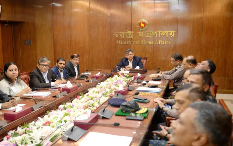 পুলিশসহ অন্যান্য শৃঙ্খলা বাহিনীকে জনগণের আস্থা অর্জন করতে হবে: স্বরাষ্ট্রমন্ত্রী