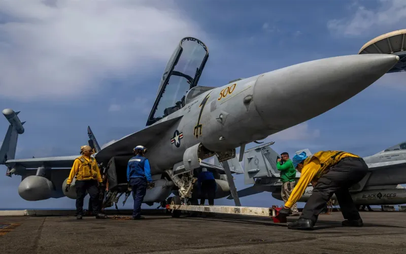 ইরান ঘিরে নজিরবিহীন সেনাসমাবেশ ঘটাচ্ছে যুক্তরাষ্ট্র