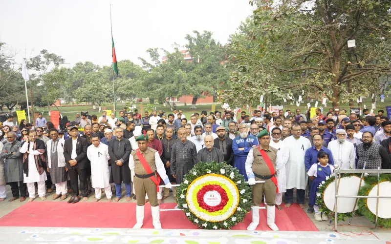 বাকৃবিতে প্রভাতফেরি ও শ্রদ্ধাঞ্জলিতে ভাষা শহীদদের স্মরণ