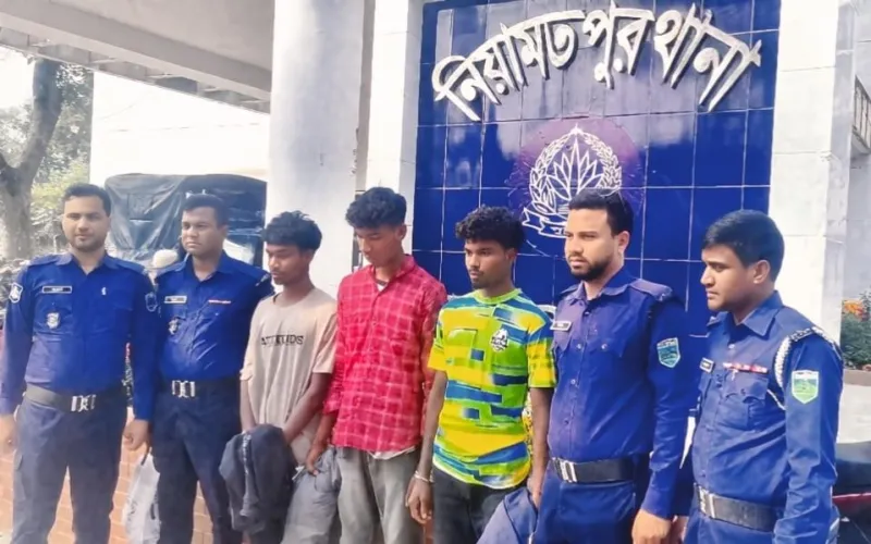 নওগাঁয় বিয়েবাড়ি থেকে ডেকে নিয়ে তরুণীকে সংঘবদ্ধ ধর্ষণ : গ্রেফতার ৩