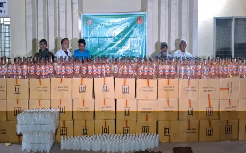 নবীগঞ্জে সেনা অভিযানে লাখ টাকার মদ ও নগদ টাকা উদ্ধার, আটক ৫