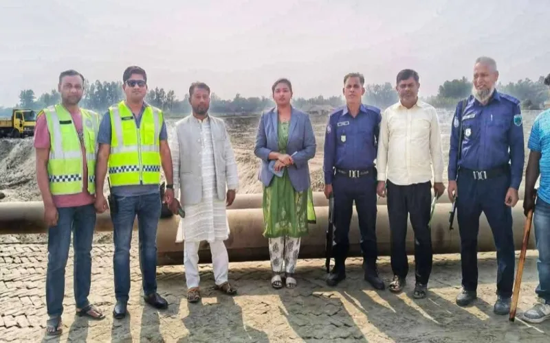 পাবনার বেড়ায় নদীর মাটি ও বালু উত্তোলনের অভিযোগে এক লাখ টাকা অর্থদন্ড