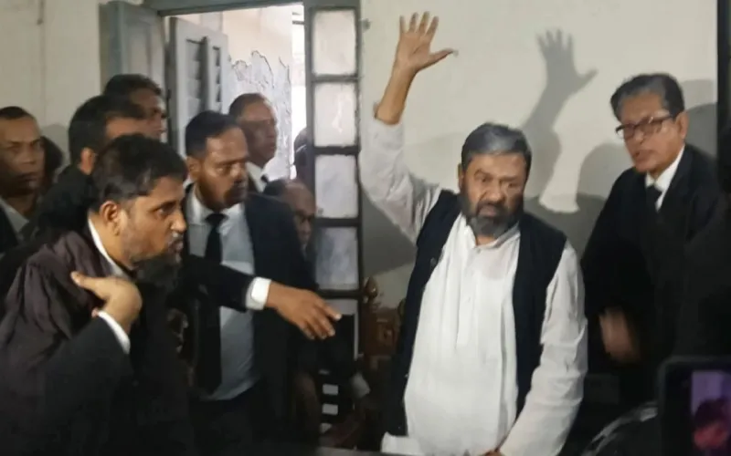 আত্মসমর্পণ করে জামিন পেলেন আ. লীগ নেতা ইউনুস