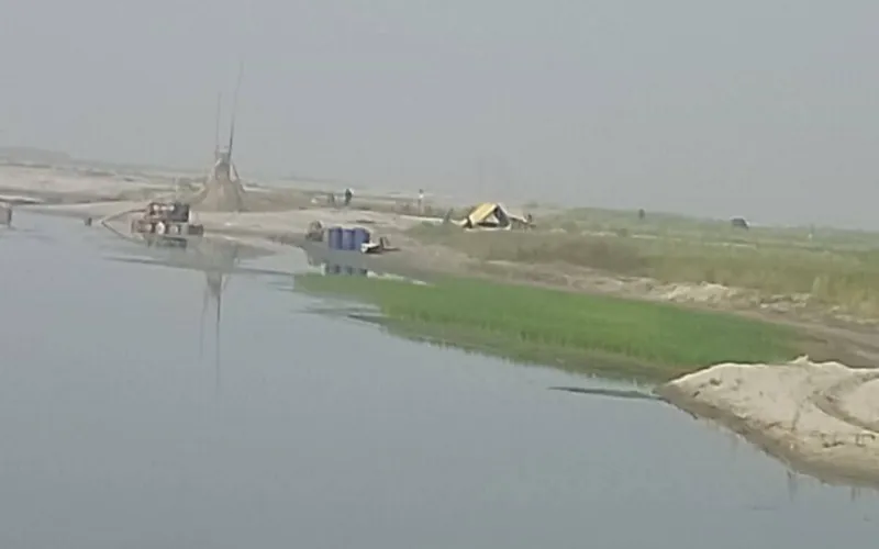 অবৈধ বোমা মেশিনে পাথর উত্তোলনে বেহাল ডিমলার রাস্তাঘাট, দুর্ভোগে জনসাধারণ