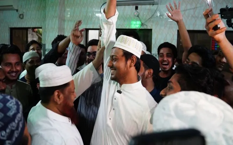 নাসীরুদ্দীন পাটওয়ারীর পোস্ট ভাইরাল