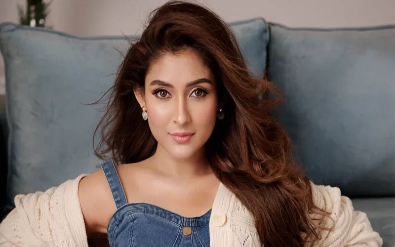 বিমানবন্দরে আমার লাগেজে অবৈধ কিছু পাওয়ার প্রশ্নই ওঠে না: মেহজাবীন