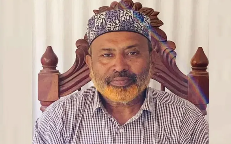 বেড়িবাঁধের গাছ কাটায় বিএনপি নেতার পদ স্থগিত