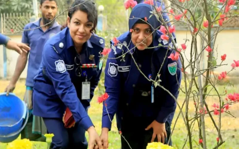 হবিগঞ্জে পুলিশ সুপার কার্যালয়ে সৌন্দর্য বর্ধন, কৃষ্ণচূড়া চারা রোপণ