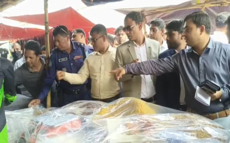 সাদুল্লাপুরে ভোক্তা অধিকারের অভিযান, ভেজাল খাদ্য ধ্বংসসহ ৭ হাজার টাকা জরিমানা