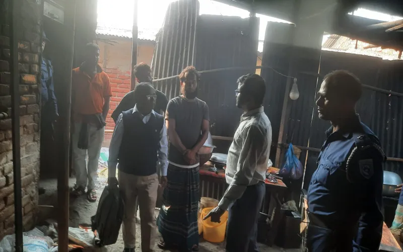 হরিপুরে অবৈধ মাটি খননকালে প্রশাসনের অভিযান, ভেকু জব্দসহ জরিমানা ৫৬ হাজার