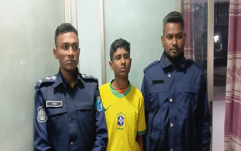 কটিয়াদীতে তিন সন্তানের জননী চাচিকে ধর্ষণের অভিযোগে ভাতিজা গ্রেফতার