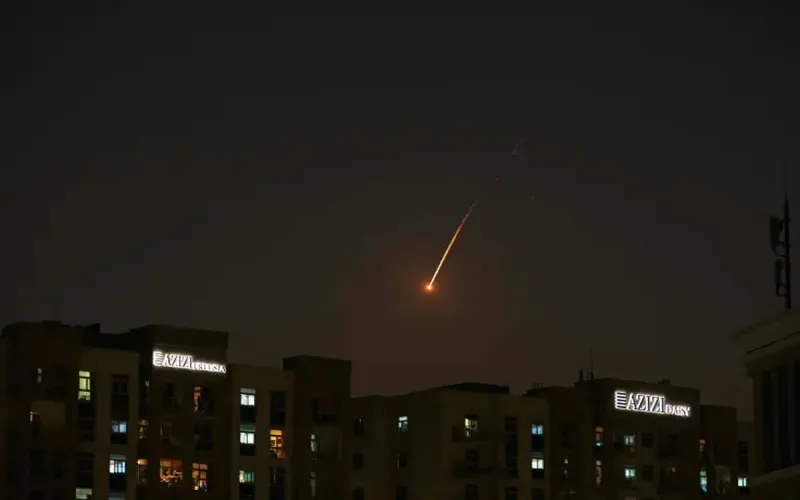 একাধিক বিকট বিস্ফোরণে কেঁপে উঠল দোহা