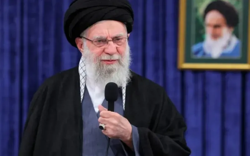 খামেনির মৃত্যুর 'গুজব' ছড়ানো হচ্ছে কেন?