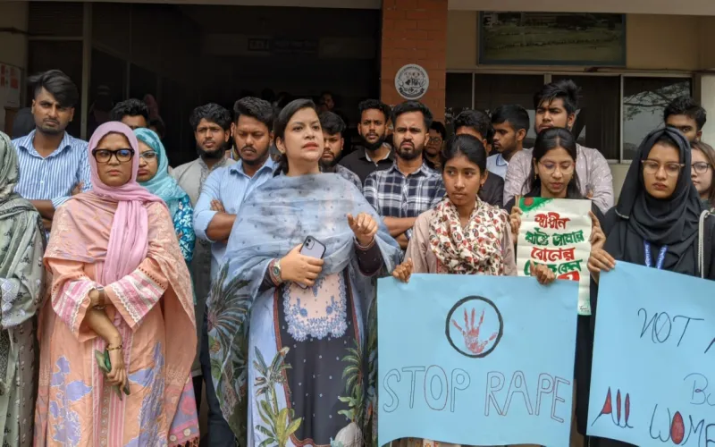 নরসিংদীতে কিশোরীকে ধর্ষণের পর হত্যার ঘটনায় গণ বিশ্ববিদ্যালয়ে বিক্ষোভ