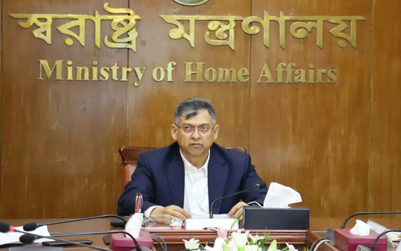 শীর্ষ সন্ত্রাসী-চাঁদাবাজদের বিরুদ্ধে শিগগিরই ব্যবস্থা নেওয়া হবে: স্বরাষ্ট্রমন্ত্রী