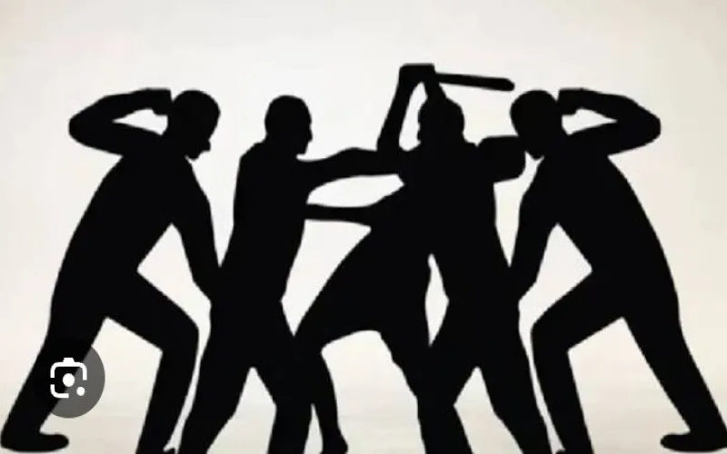 সেচ দেওয়ার পাইপকে কেন্দ্র করে সংঘর্ষে দু'পক্ষের আহত ০৪